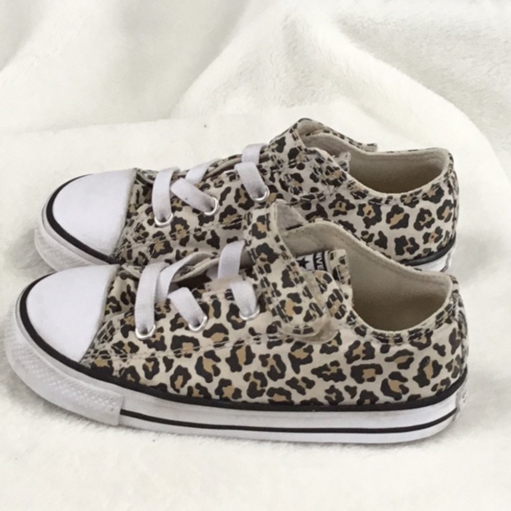 ~CHILDRENS LEOPARD PRINT ALL STAR CONVERESE SNEAKERS~